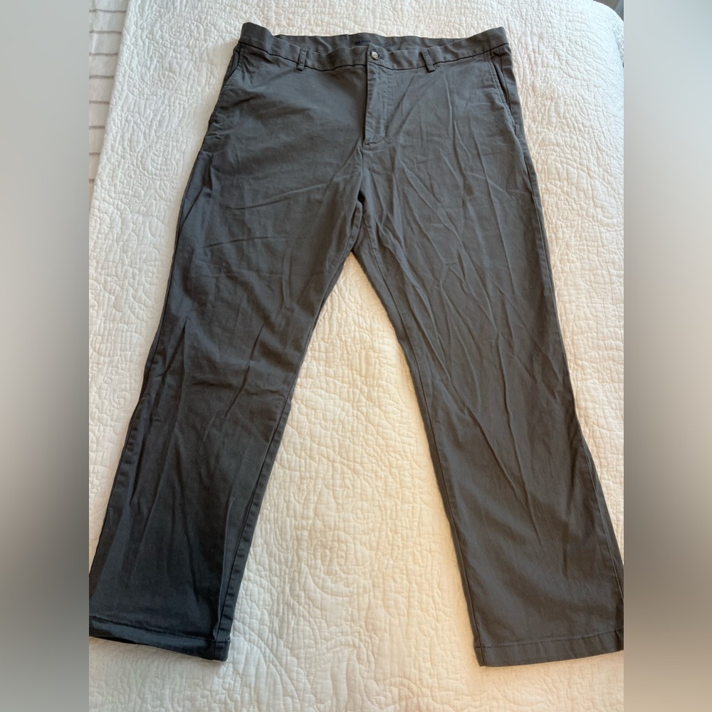 Old Navy Men’s Slim Built-In Flex Rotation Chino 42x30 - Light Gray